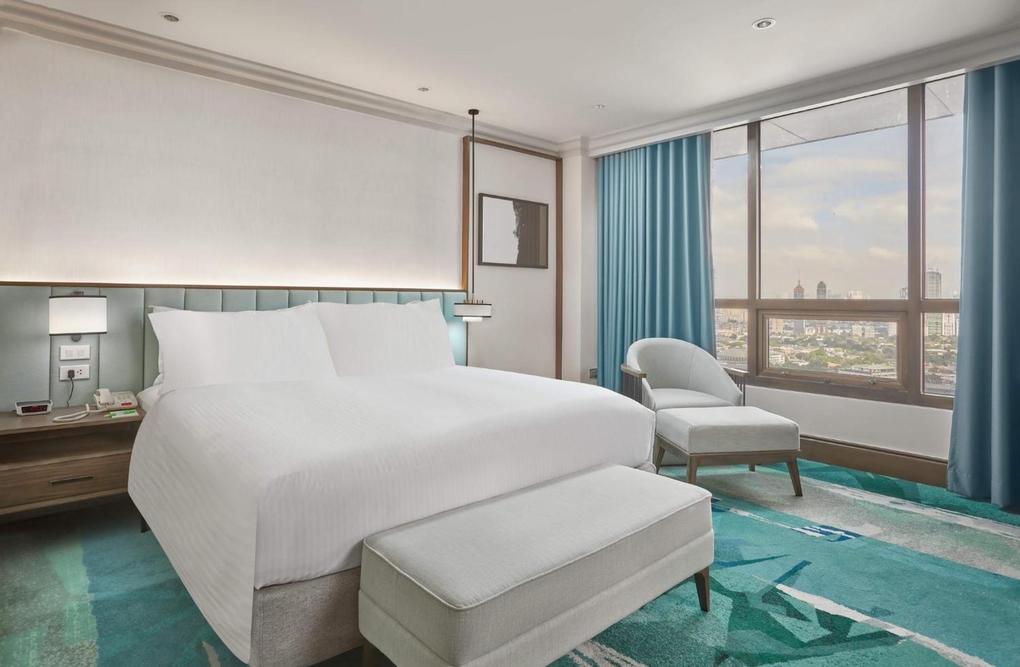 Holiday Inn & Suites Manila Galleria By Ihg Pasig City Exterior foto