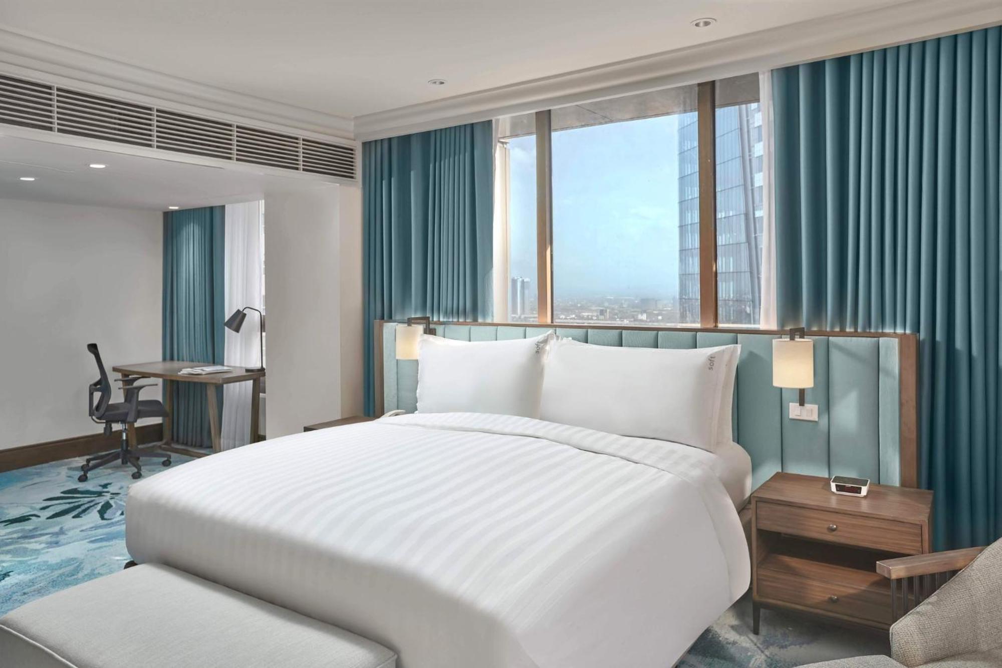 Holiday Inn & Suites Manila Galleria By Ihg Pasig City Exterior foto